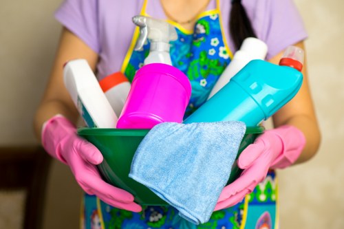 Professional office cleaning in SE18 for a tidy workplace