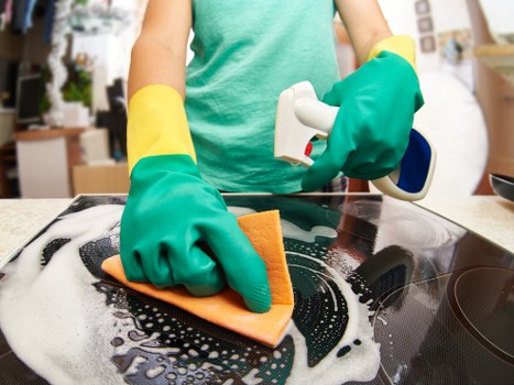 One off cleaning in SE18 improving cleanliness and presentation in a property