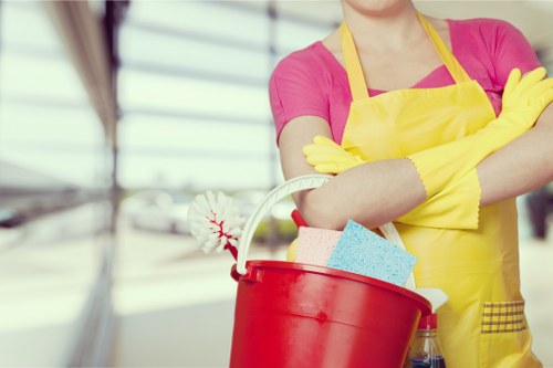 Bedroom deep cleaning and dust removal in SE18